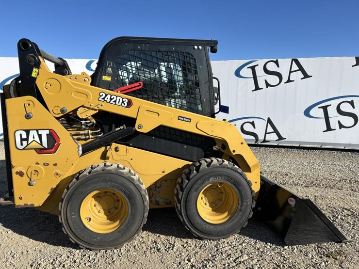 2022-caterpillar-242d3-image-6