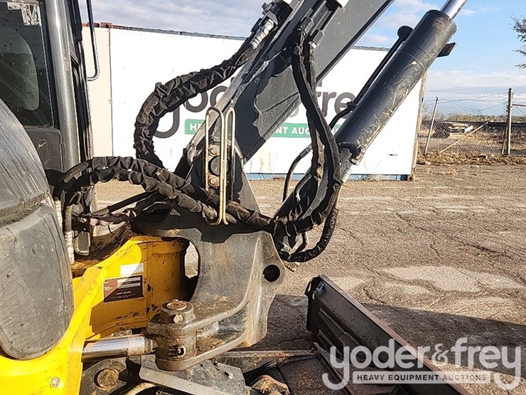 2020-deere-60g-image-11
