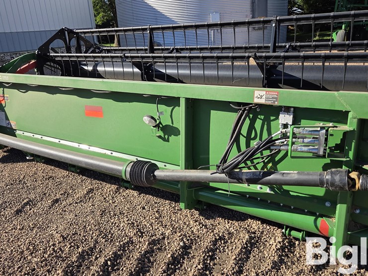 2022-john-deere-635f-image-11