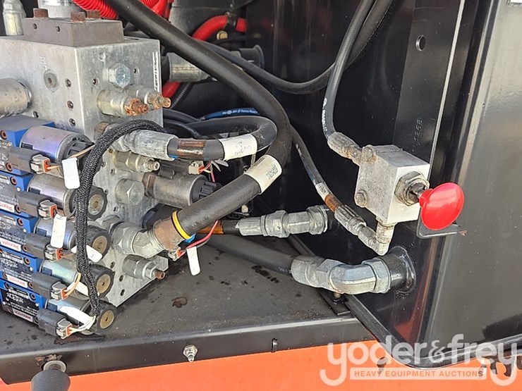 2014-jlg-600aj-image-73