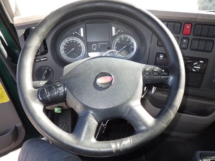 2018-peterbilt-220-image-28