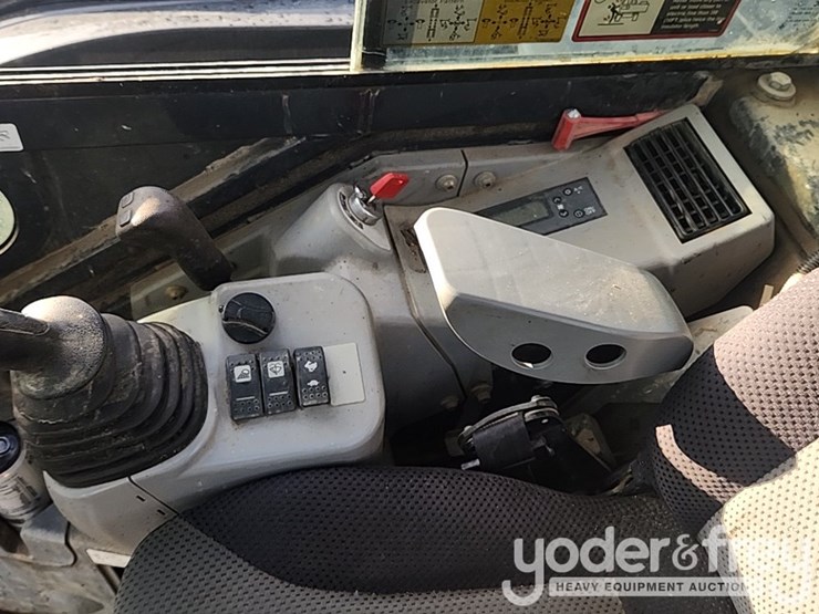 2020-deere-60g-image-29