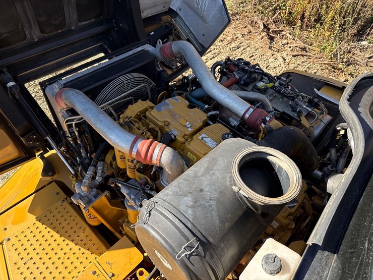 2016-caterpillar-745c-image-15