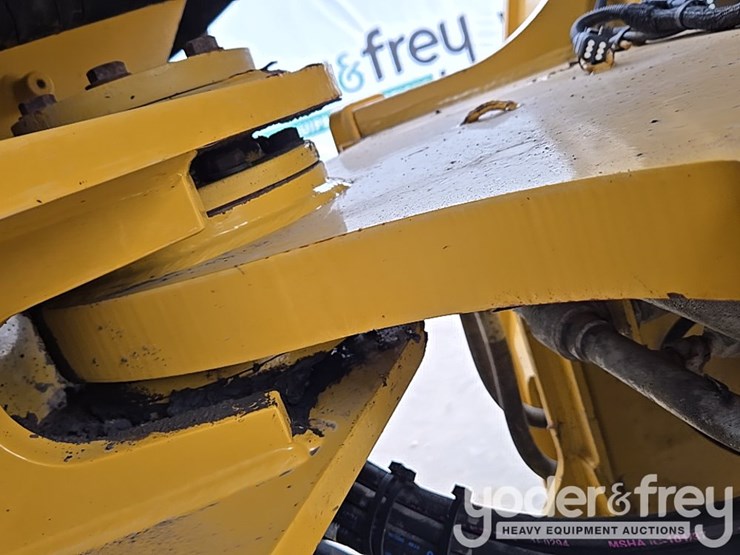 2014-caterpillar-938k-image-86