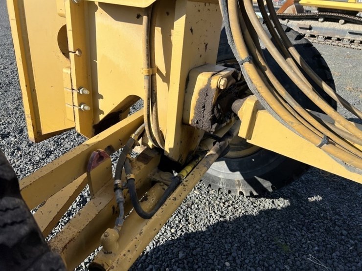 2006-caterpillar-160h-image-15