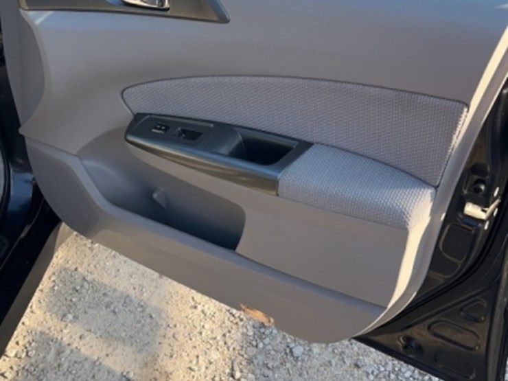 2013-subaru-forester-image-16