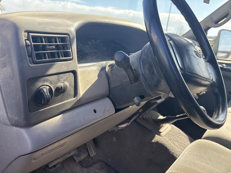 2000-ford-f550-image-38