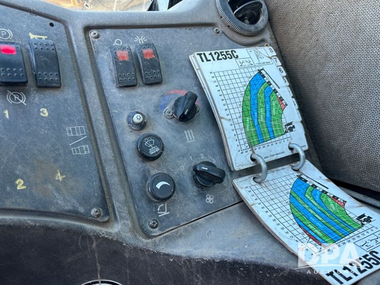 2012-caterpillar-tl1255c-image-36