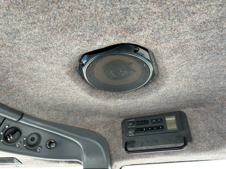 1994-new-holland-8770-image-33