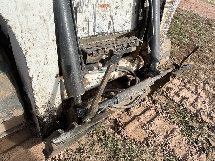 2017-bobcat-t770-image-11