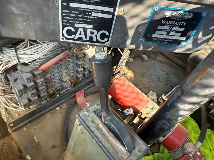 #22592-•-inop-1992-freightliner-t/a-daycab-truck-tractor-vin:-1fuymzyb1np520782-image-81