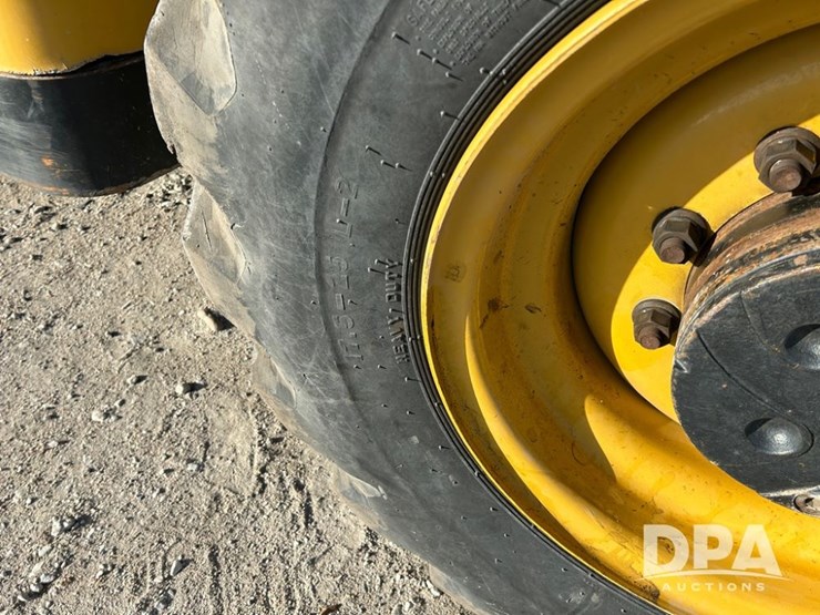 2012-caterpillar-tl1255c-image-23