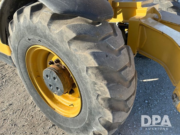 2012-caterpillar-tl1255c-image-24