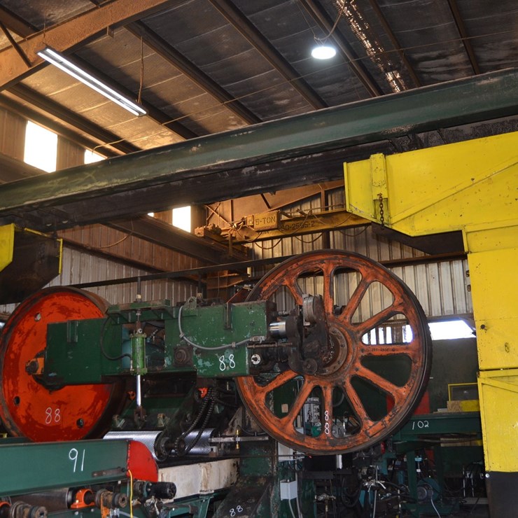 KOCKUMS 6' SINGLE SETTING HORIZONTAL BAND MILL MODEL HSA-1 W/ SLAT BED FEED W/ PRESS ROLLS W/ LUBE SYSTEM W/ AIR STRAIN W/ HOOD RAIL SYSTEM SN#4219-10