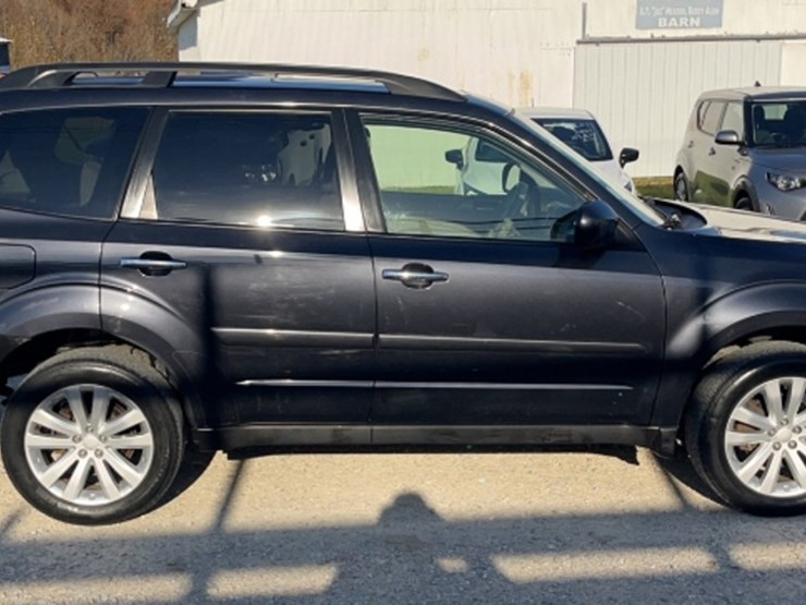 2013-subaru-forester-image-3