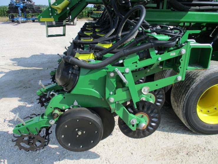 2016-john-deere-db60-image-31