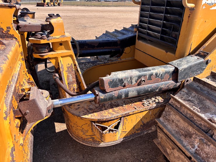 caterpillar-d6n-lgp-image-13