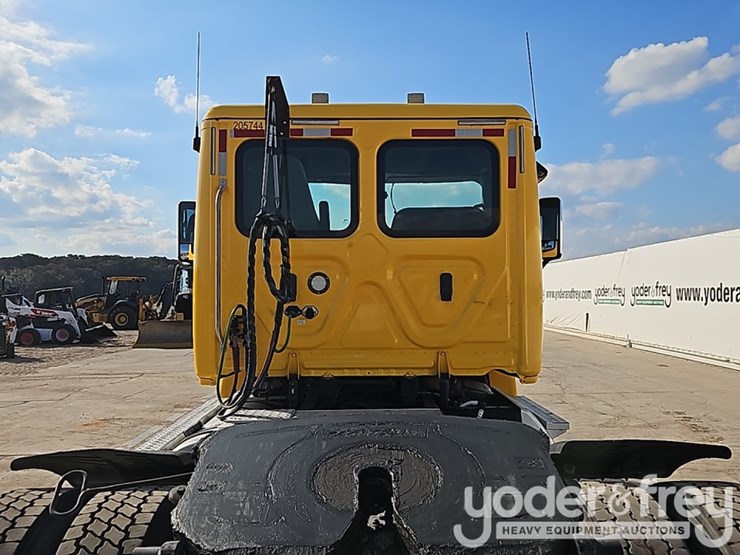2019-freightliner-cascadia-image-19