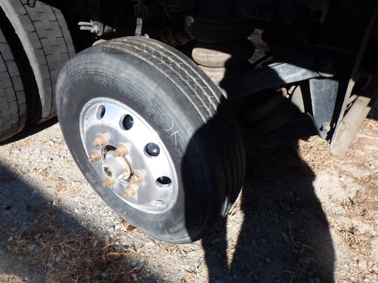 2018-peterbilt-220-image-9