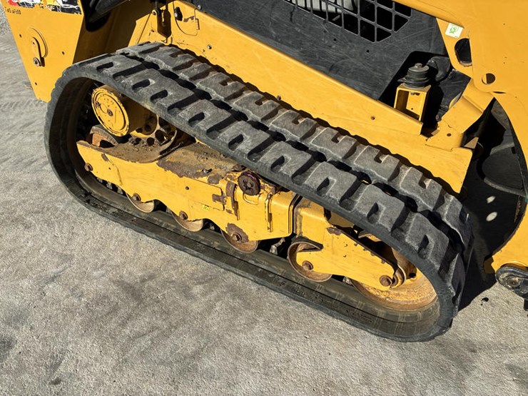 2018-caterpillar-259d-image-40
