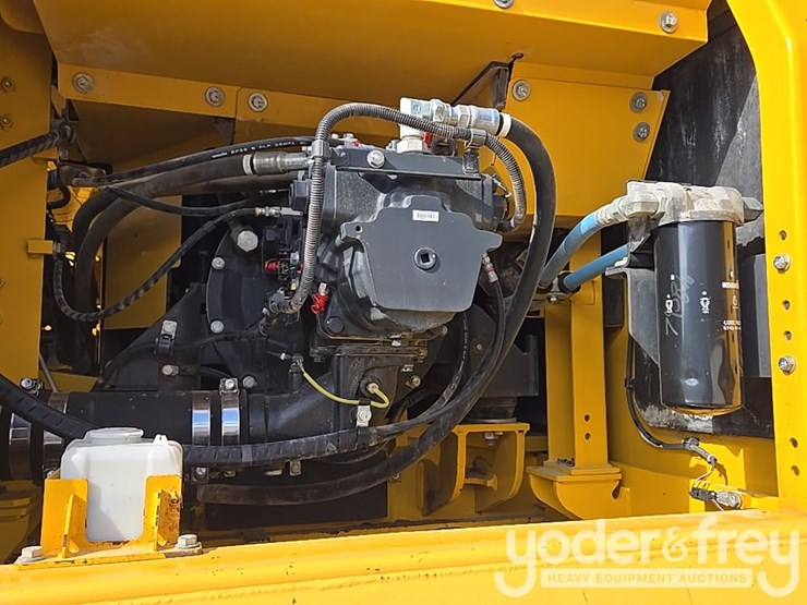 2018-komatsu-pc360-lc-11-image-35