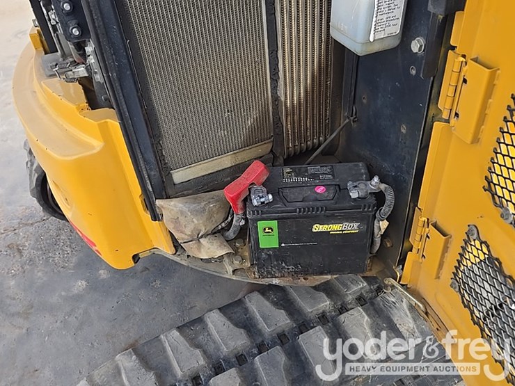 2019-deere-26g-image-47