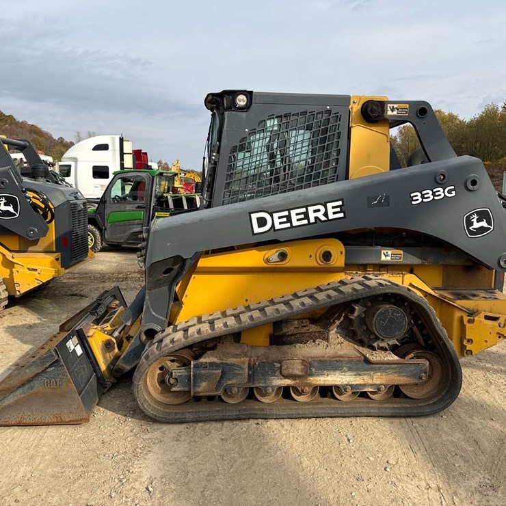2018 DEERE 333G