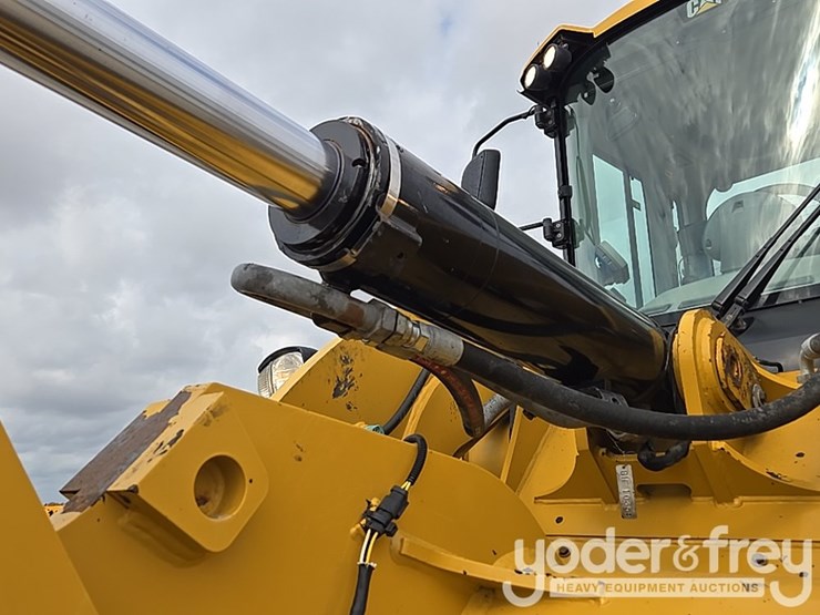 2014-caterpillar-938k-image-47