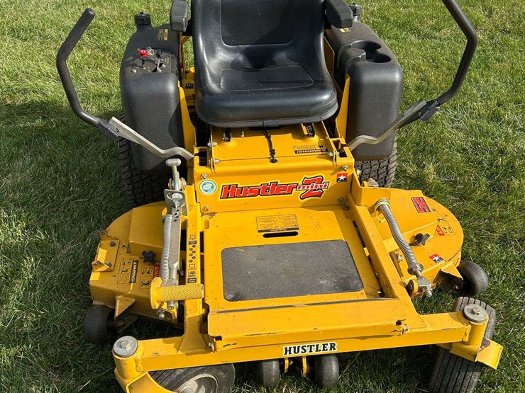 hustler-mini-z-zero-turn-mower-image-1