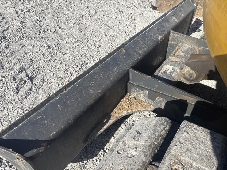 2013-deere-85d-image-74