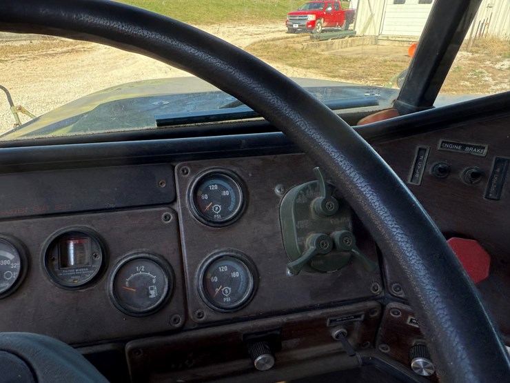 #22592-•-inop-1992-freightliner-t/a-daycab-truck-tractor-vin:-1fuymzyb1np520782-image-85