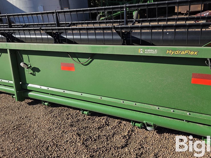 2022-john-deere-635f-image-9