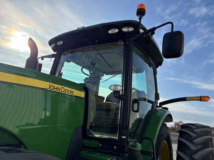 2015-john-deere-8295r-image-36