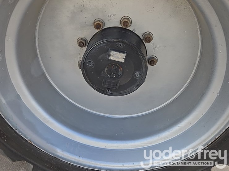 2014-jlg-600aj-image-15