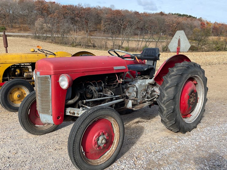 #3017-•-ferguson-wide-front-tractor-image-1