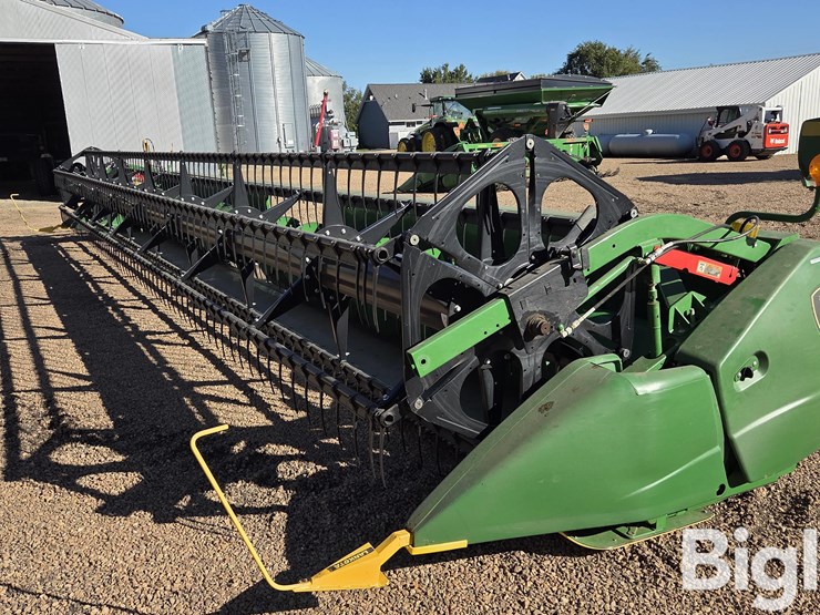 2022-john-deere-635f-image-1