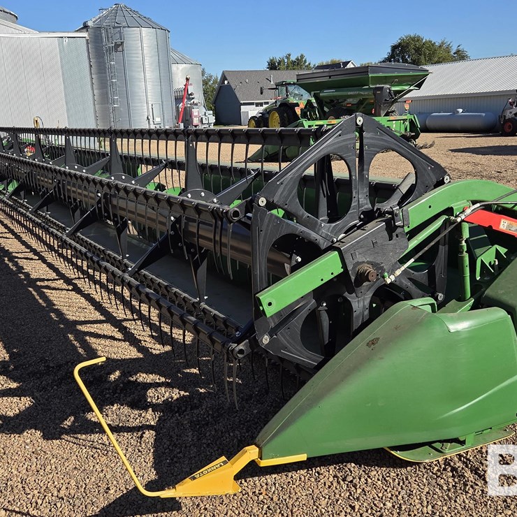 2022 JOHN DEERE 635F