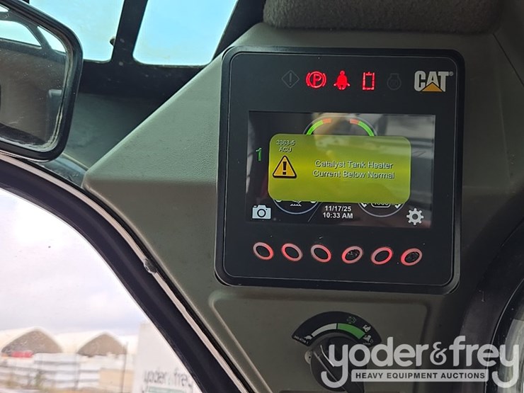 2021-caterpillar-299d3-image-47