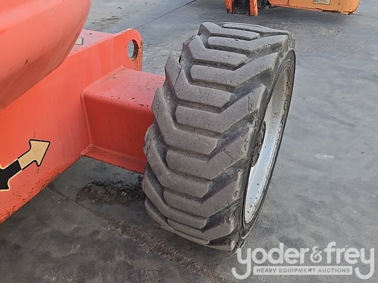 2015-jlg-600aj-image-24