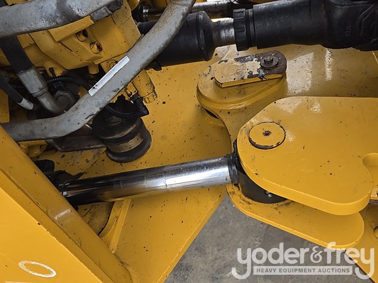 2014-caterpillar-938k-image-81