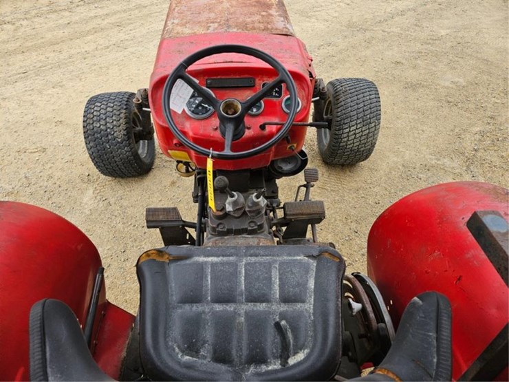 massey-ferguson-240-image-17