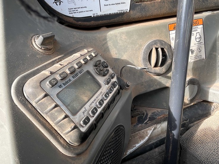 2017-bobcat-t770-image-15