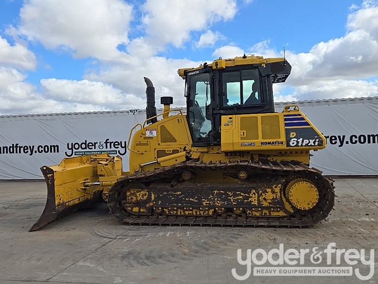 2023-komatsu-d61pxi-24-image-2