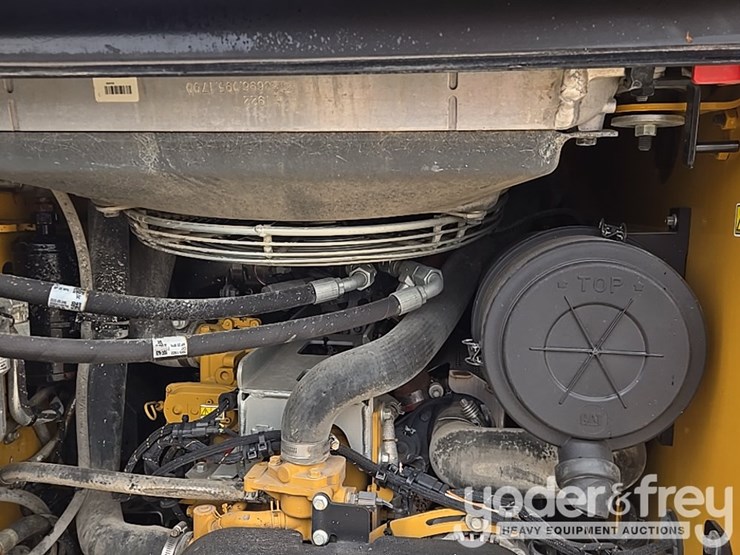 2022-caterpillar-299d3-image-45