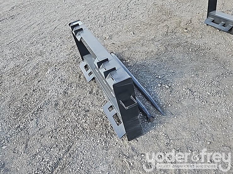 unused-jct-bale-spear-to-suit-skidsteer-image-5