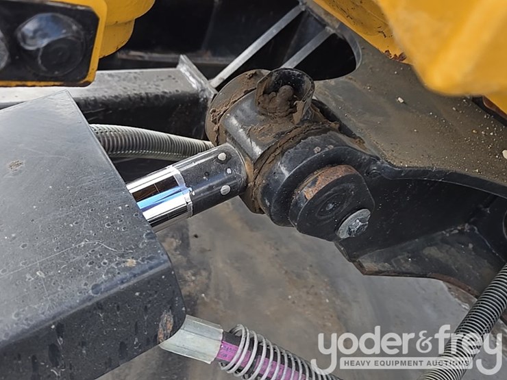 caterpillar-303-image-38