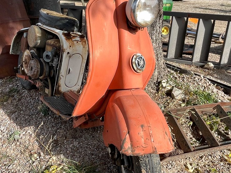 #3108-•-vintage-riverside-silver-pigeon-moped-(no-title)-image-1