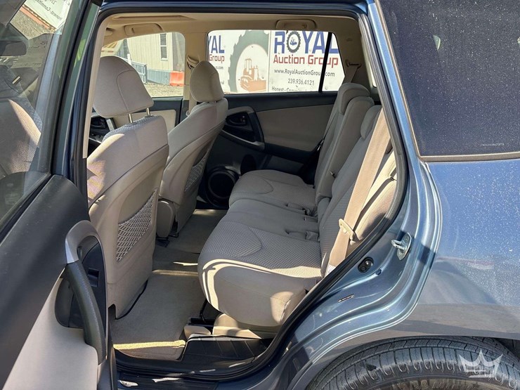 2008-toyota-rav4-image-17