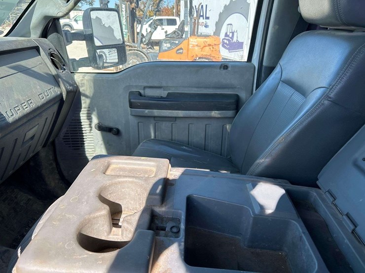 2013-ford-f450-image-17