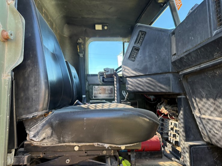 #22592-•-inop-1992-freightliner-t/a-daycab-truck-tractor-vin:-1fuymzyb1np520782-image-59